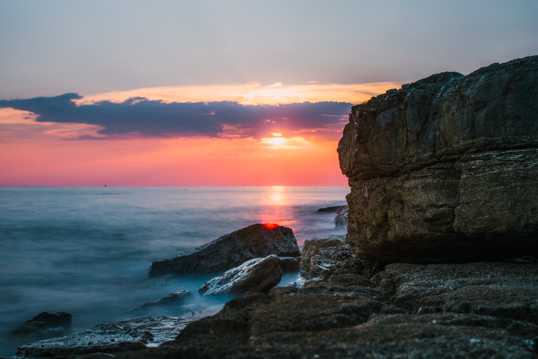 海滨朝阳唯美景色图片