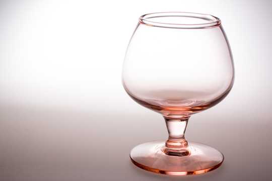 玻璃红酒杯图片
