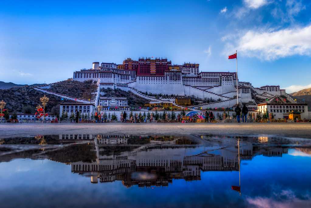 西藏拉萨布达拉宫建筑风光图片