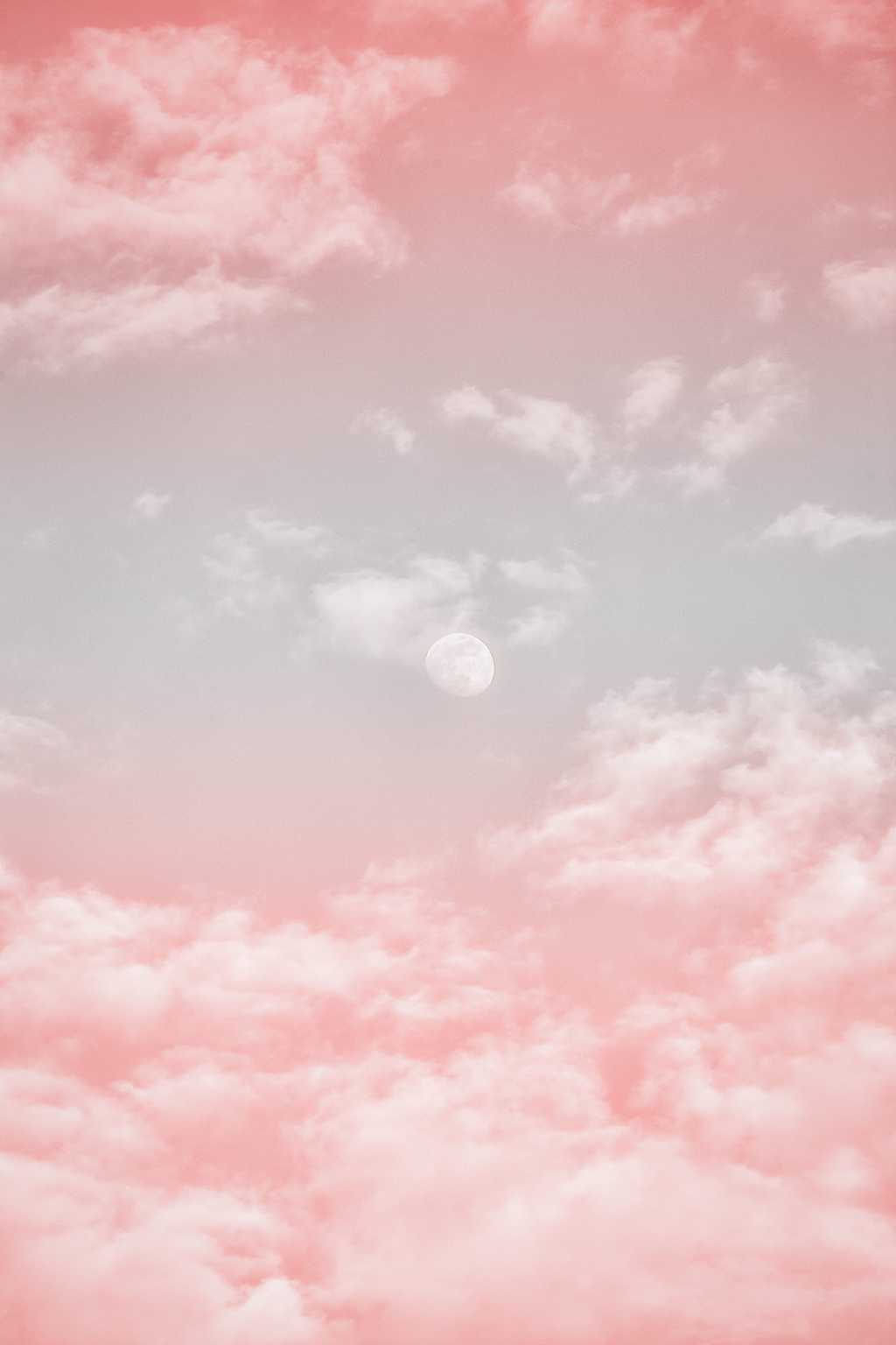 唯美的粉色天空图片