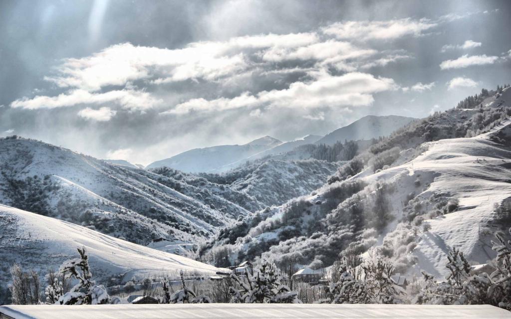 山冬季风景Mac壁纸