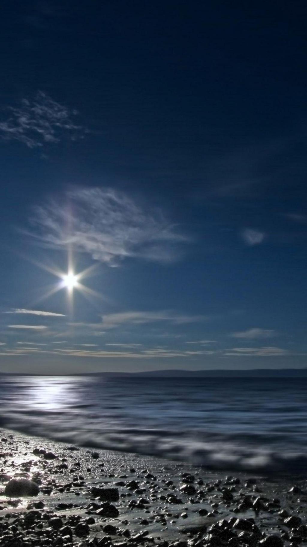 海上闪耀的月亮iPhone 6 Plus高清壁纸