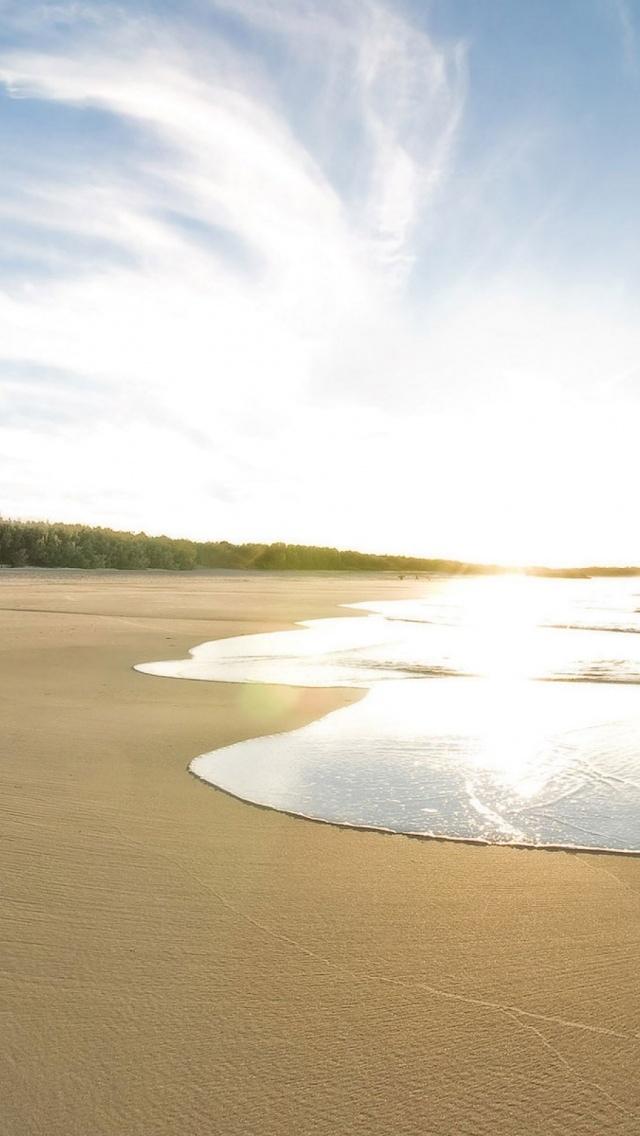 金色的沙滩波太阳倒影iPhone 5壁纸
